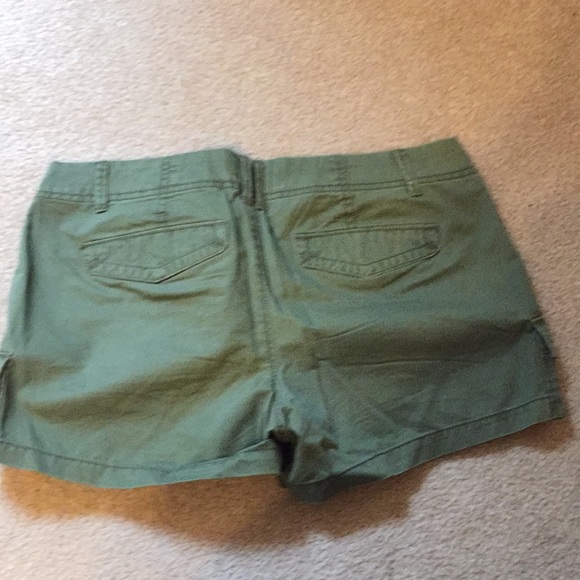 Three pairs Old Navy Shorts. Size 4. - Picture 5 of 7